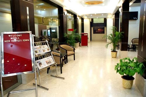 Hotel New Temples Town Váránaszi Kültér fotó